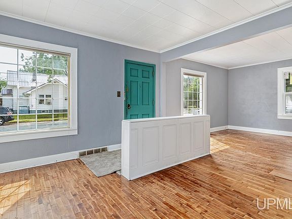 2nd image of 420 Fulton St