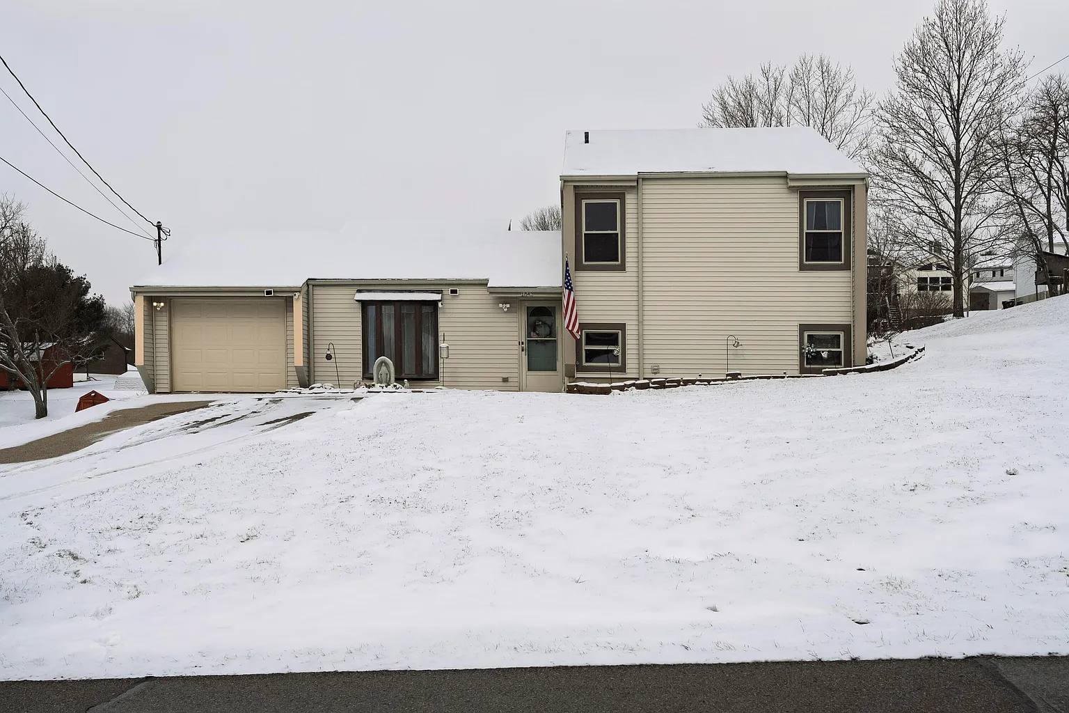 1842 Grandview Rd photo 1