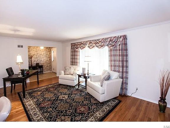 3rd image of 9121 Saddlebrook Dr