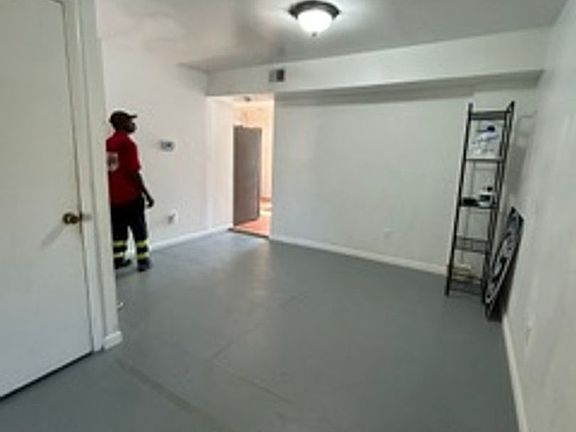 5th image of 10125 Campus Way S