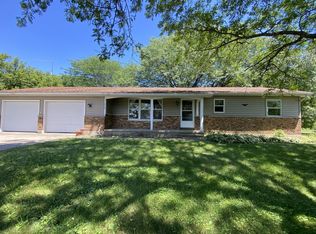 2918 N Queen Anne Rd, Woodstock, IL 60098