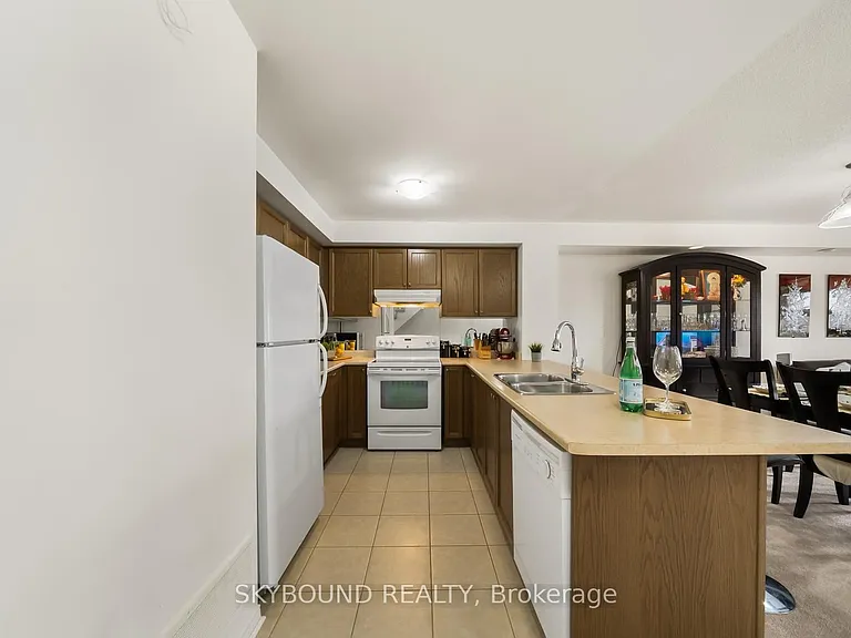3375 Thomas St #13-14 — Photo 8