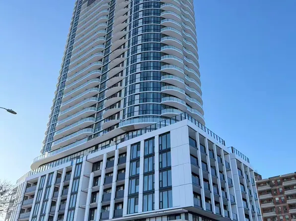 1 Fairview Rd E, Mississauga, ON
