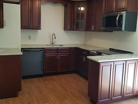 4th image of 1260 Pine Hill Ln