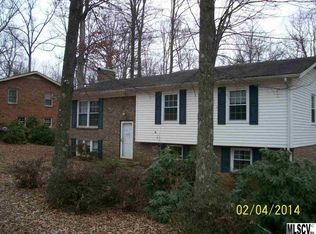 1184 18th Ave NE, Hickory, NC 28601