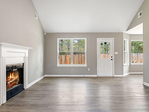 3rd image of 428 Madison St