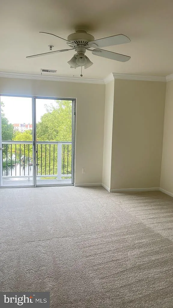 Ashburn Village,Lakeshore Condo/Ashburn Villag — Photo 3