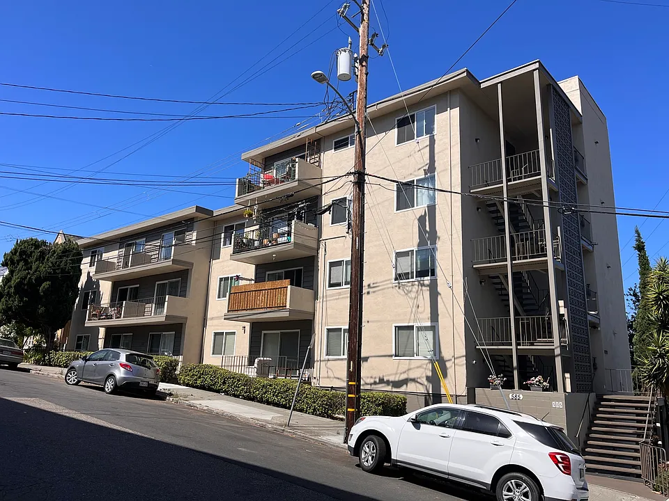 585 MacArthur Blvd