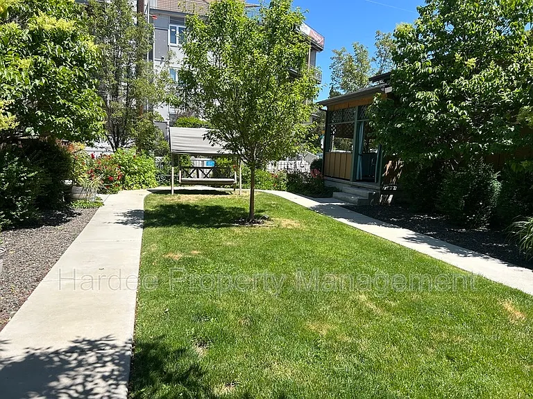 4315 N Adams St — Photo 18