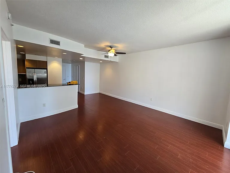 1060 Brickell Ave #23 — Photo 4