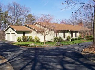 144 E Wood Dr, Shohola, PA 18458