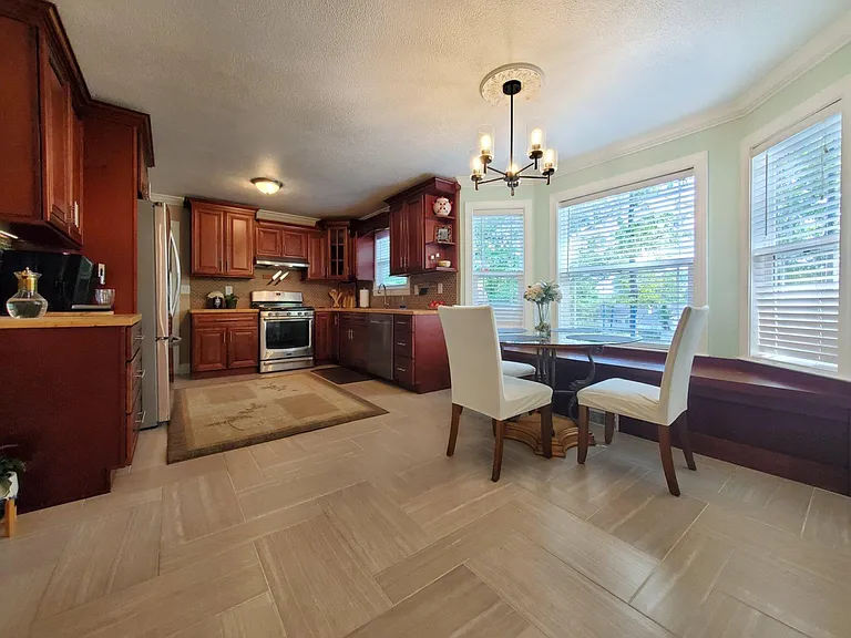 7214 Ridgestone Dr — Photo 11