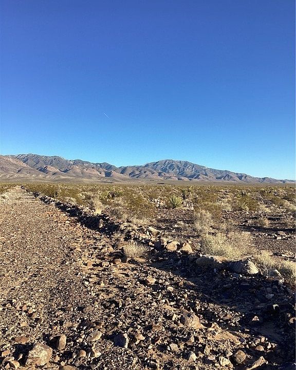 2nd image of 351 W Ohio Rd