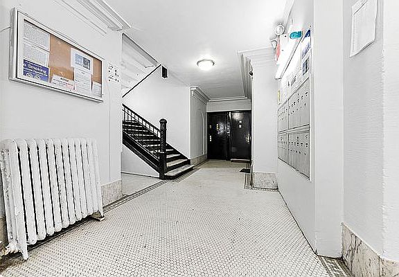 5th image of 1661 Park Ave #2C