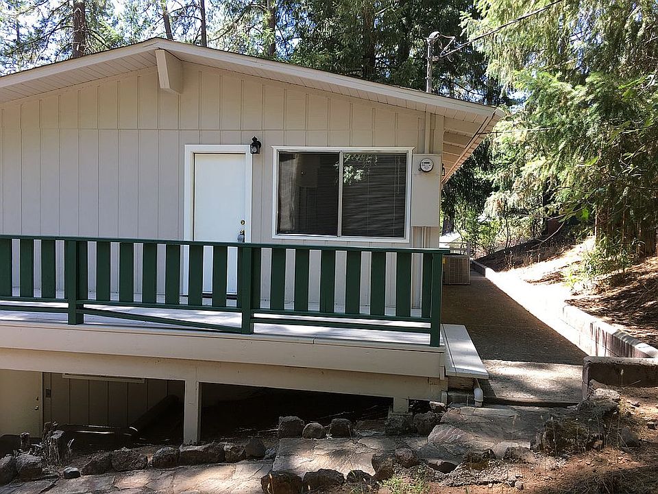 1st image of 10476 Twin Oaks Dr