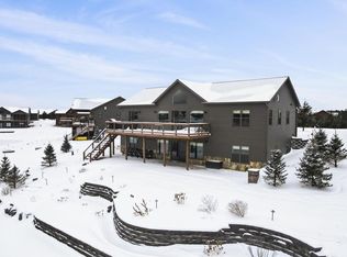 N8620 North Log Cabin Court, New Lisbon, WI 53950