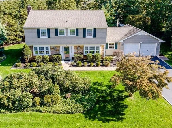 22 Franko Lane, Setauket, NY 11733