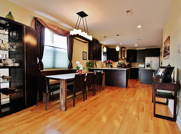 3rd image of 4157 N Western Ave #3