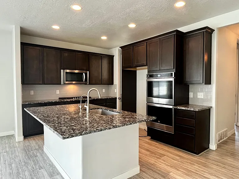 3552 W Alta Loma Ln — Photo 5