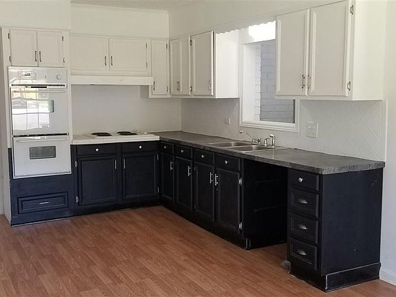 2nd image of 404 Linda Ann Ave