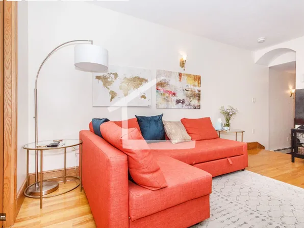 89 Myrtle St, Boston, MA