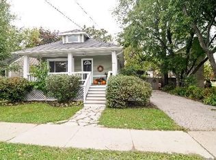 966 Chestnut St, Deerfield, IL 60015