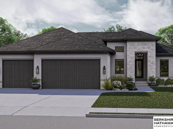 17201 Sarah St, Bennington, NE 68007