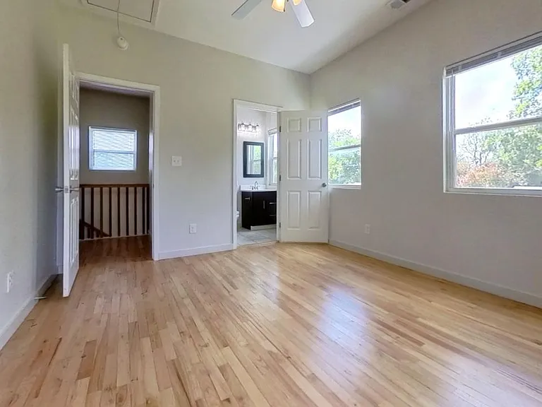 209 Jackman St — Photo 17