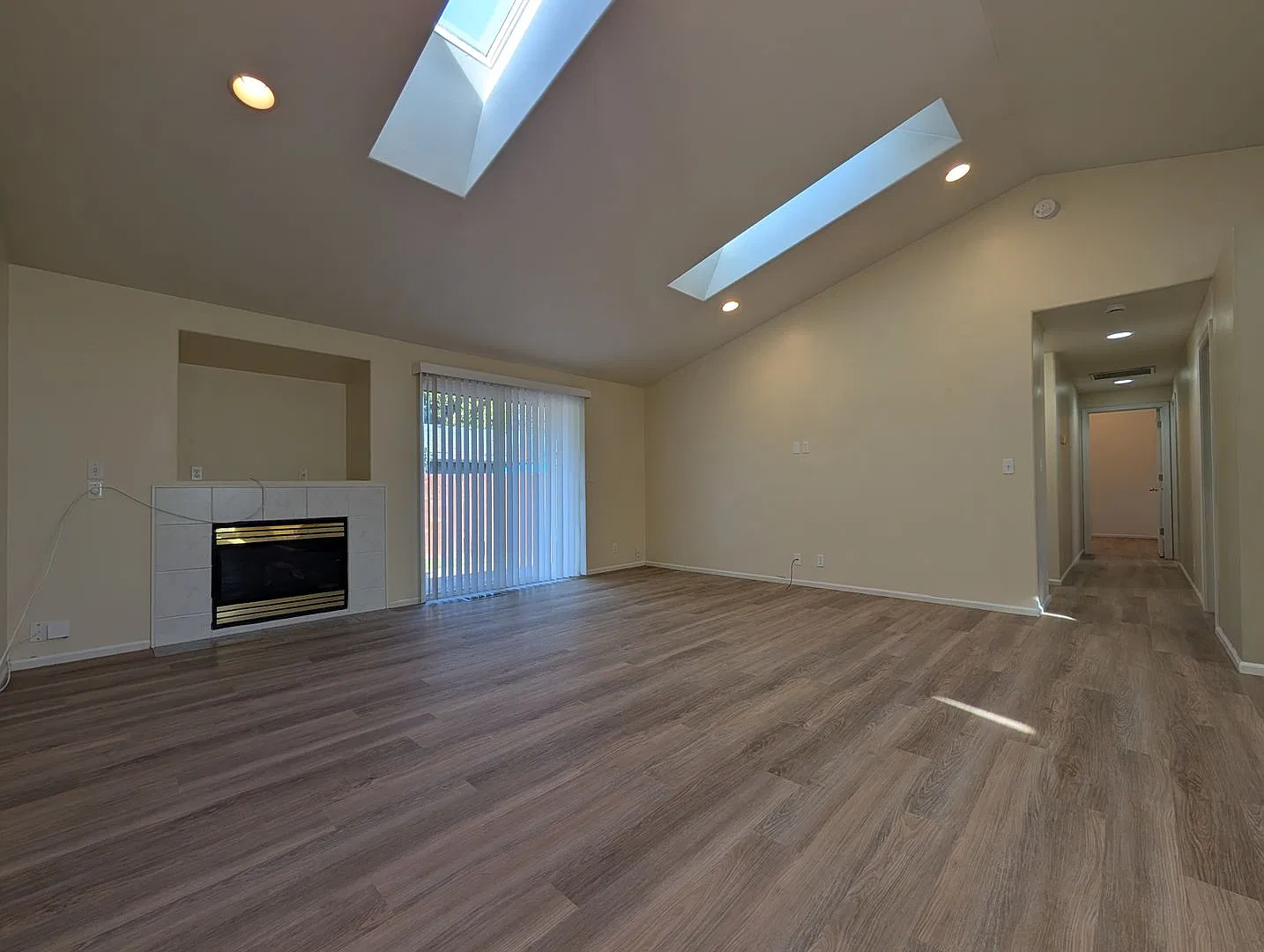 Fantastic 3bd/2bth Duplex w/ Fenced Yard ~ Great Area — Photo 4