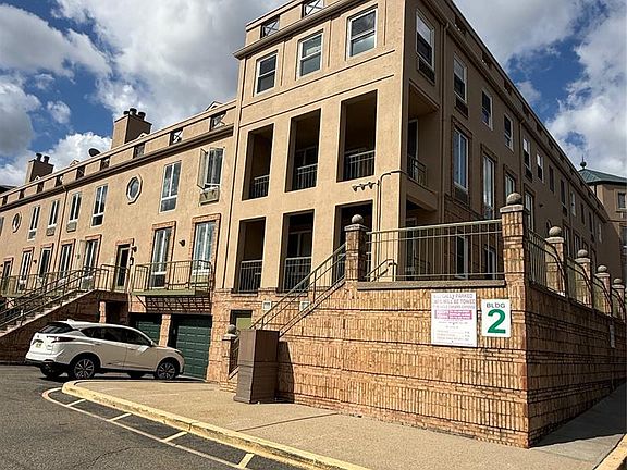 2nd image of 50 Pine St APT 214
