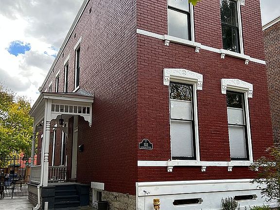 2nd image of 532 Lexington Ave