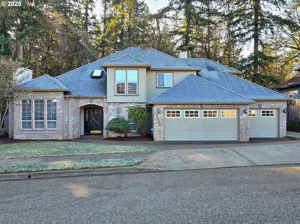11484 SE Highland Loop, Clackamas, OR 97015