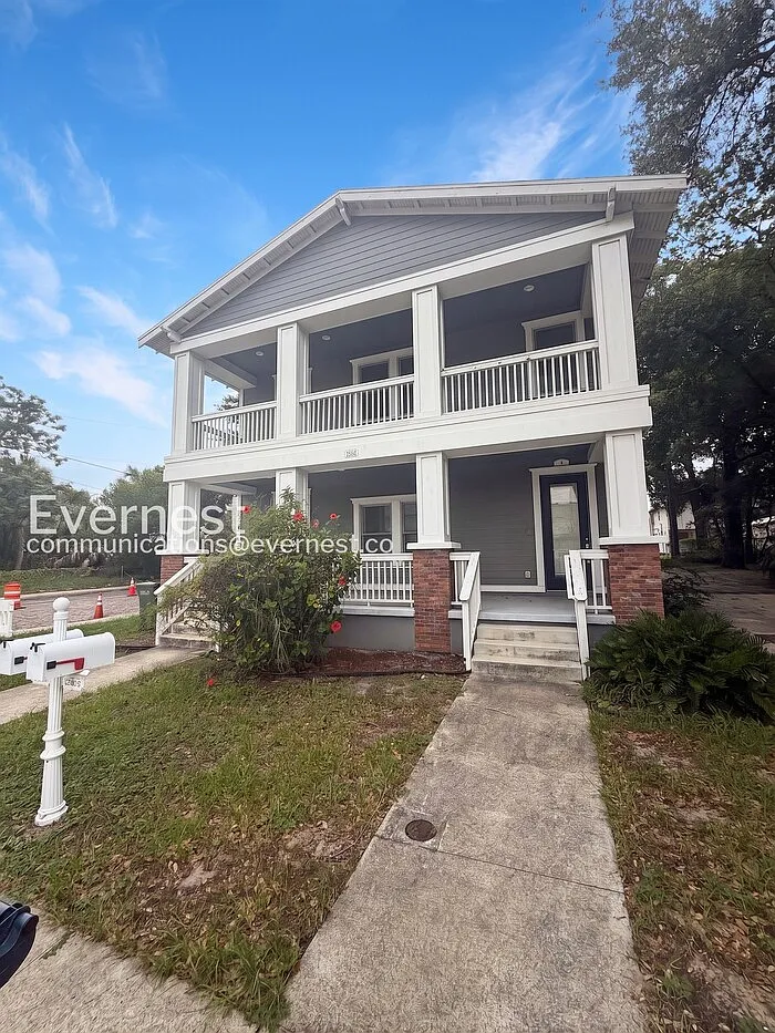 3 bed, 2.0 bath, 1268 sqft, $1,895 — Photo 1
