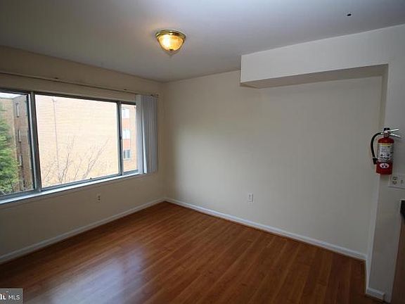 5th image of 436 Girard St APT 103