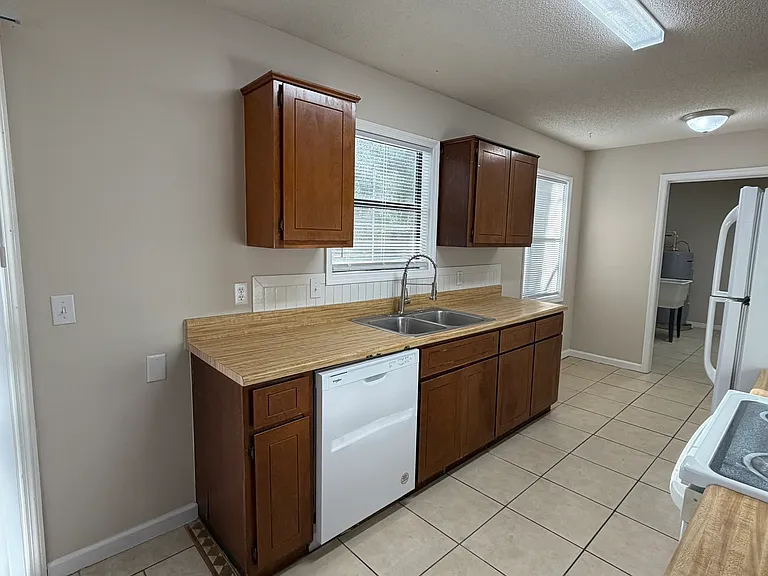 107 Pineneedle Cir — Photo 11