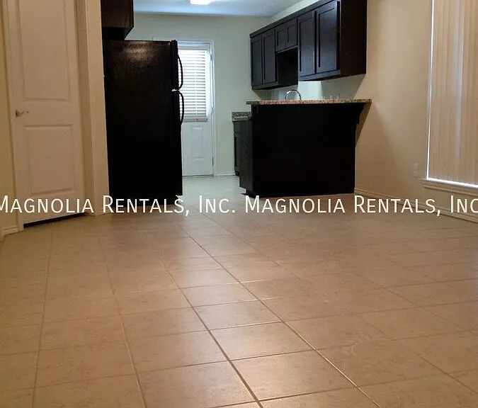 3903 S Fairmont Ave #5 — Photo 2