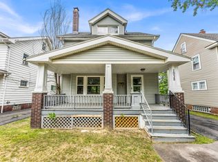 1038 Nela View Rd, Cleveland Heights, OH 44112