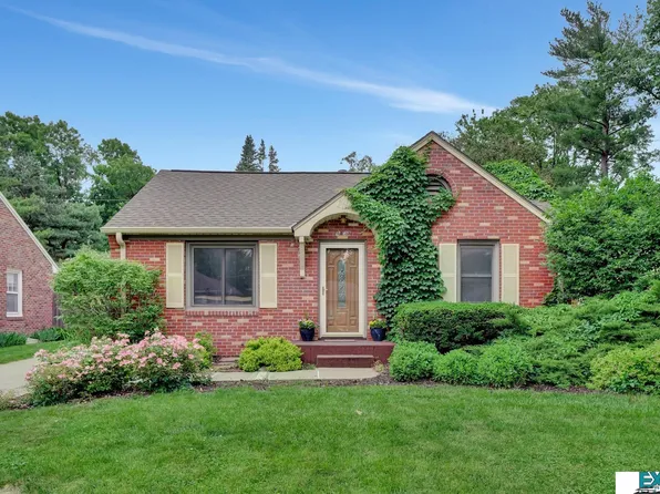 4138 Garfield St, Lincoln, NE 68506
