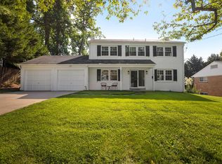 7517 Granada Dr, Bethesda, MD 20817