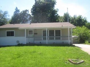 814 Undercliff Dr, Hazelwood, MO