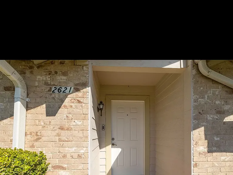 2621 Lemmontree Ln — Photo 4