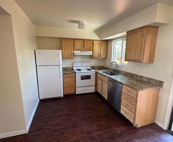 2809 N Mountain Ave — Photo 1