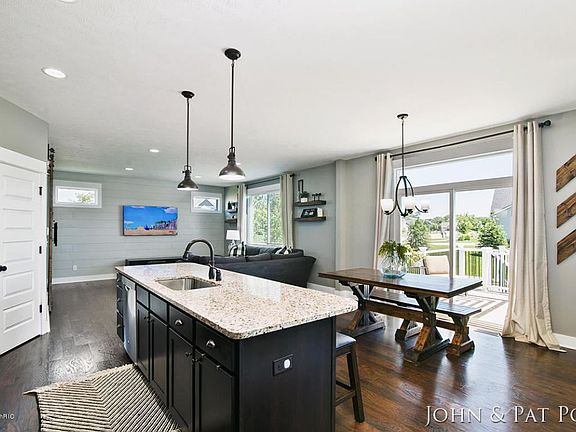5th image of 2142 Bridlewood Dr