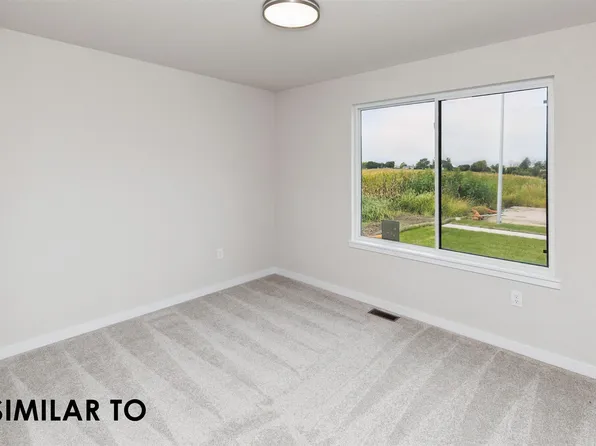 1120 Featherstone Ave NE, Bondurant, IA 50035