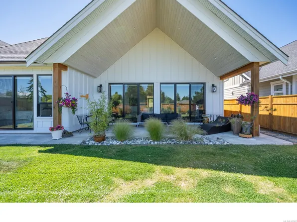 427 Cottage Dr, Qualicum Beach, BC V9K 2T3