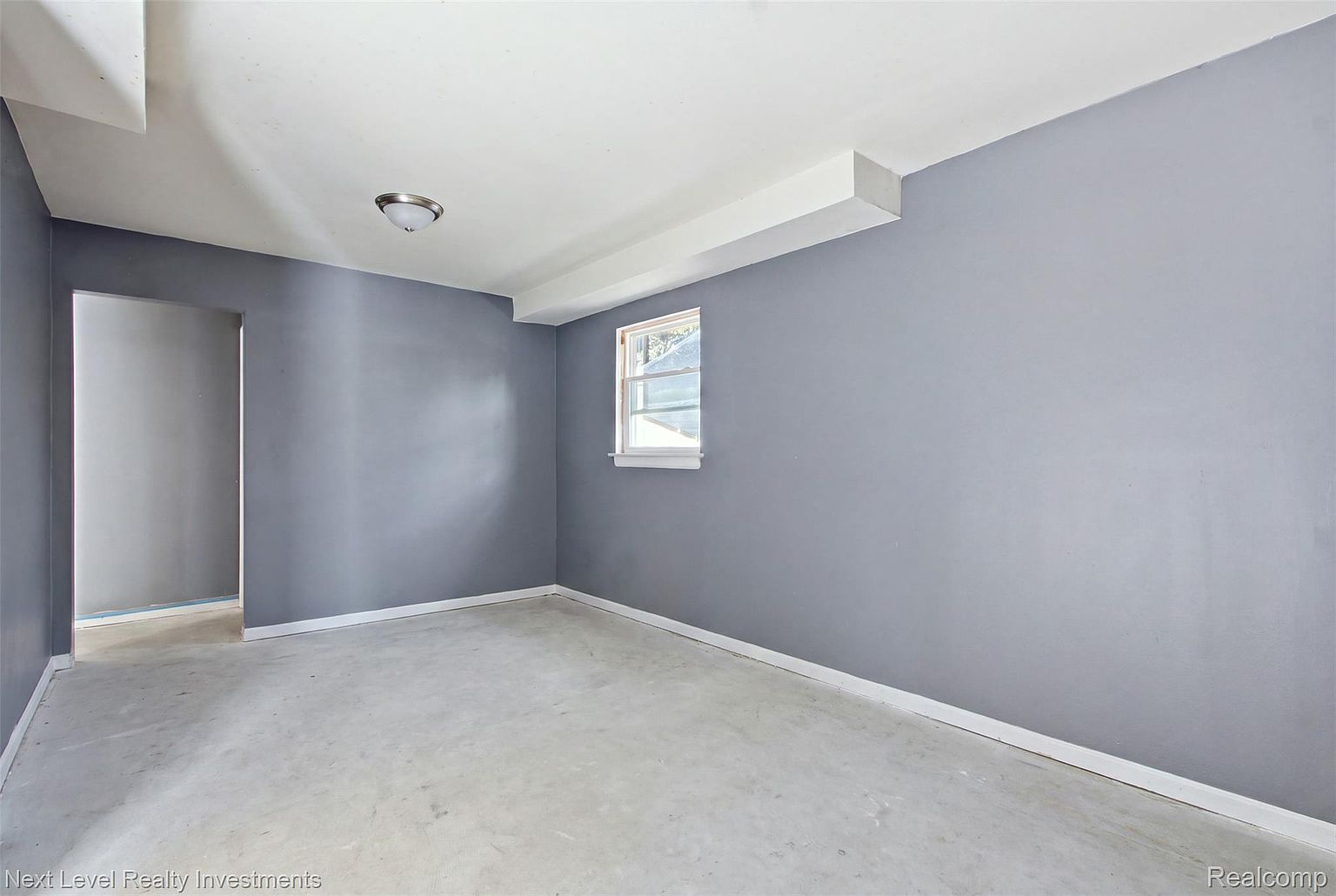 20400 Indiana St, photo 5