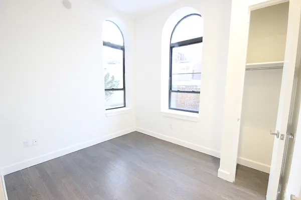 Rented by Nooklyn NYC LLC | media 31