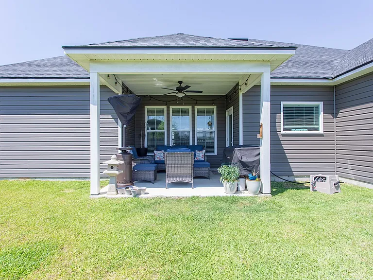 3921 Countess Ct — Photo 32