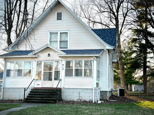 913 Elm St, Slater, MO 65349