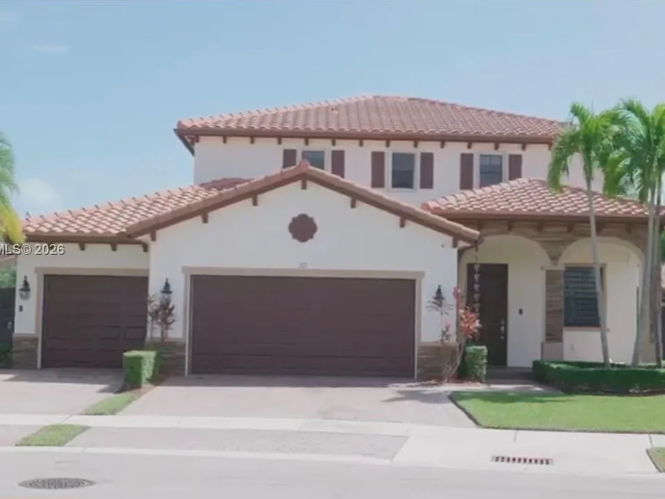 221 SE 35th Ave